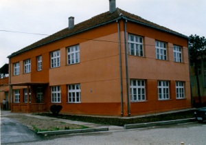 Школа у Старом Ланишту